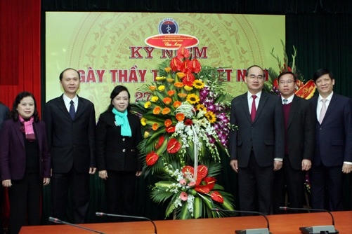 Lãnh đạo Đảng, Nhà nước chúc mừng Bộ Y tế nhân kỷ niệm 61 năm Ngày Thầy thuốc Việt Nam.