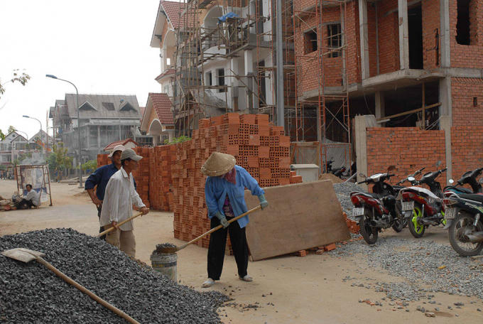 Miễn cấp phép xây dựng sẽ giảm phiền hà cho người dân nhưng không dễ triển khai đại tràẢNH: GIA KHIÊM