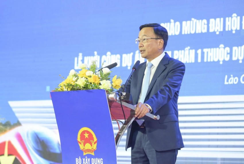 Thứ trưởng Bộ Xây dựng Nguyễn Danh Huy phát biểu tại buổi lễ.