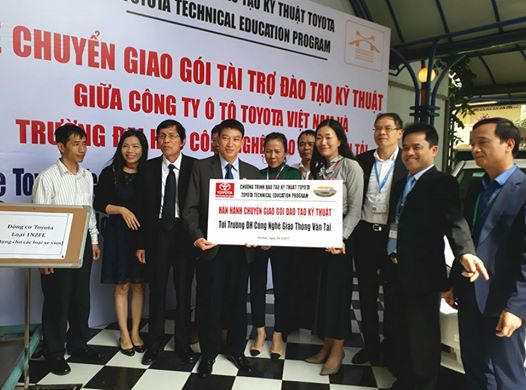 Toyota Việt Nam trao tặng xe- thiết bị kỹ thuật cho các trường Đại học, cao đẳng T-TEP.