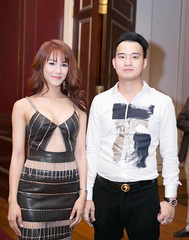 Năm 2016, cô công khai chuyện tình cảm với vị thiếu gia kém mình 1 tuổi. Diễn viên phim "Siêu nhân X" nhận xét bạn trai là người rất quan tâm, chăm sóc cô. Cô yêu anh ở tính tự lập, dù sinh ra trong gia đình có điều kiện vẫn đeo đuổi chuyện làm ăn riêng.