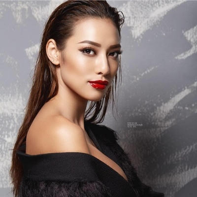 Vẻ đẹp sexy, có phần lai tây của Lily được nhiều khán giả yêu thích.