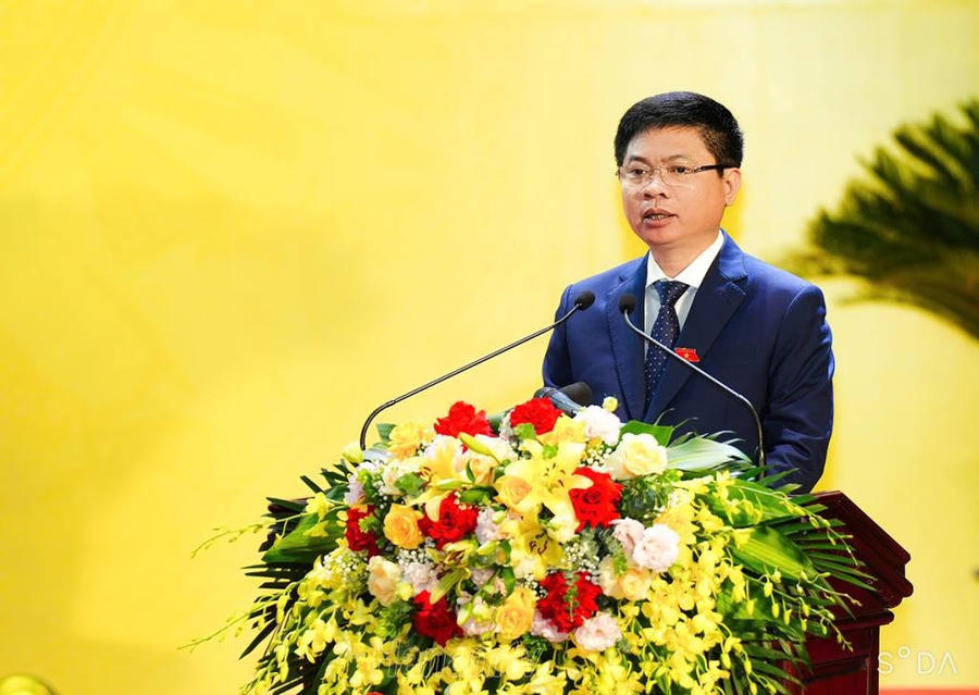 Ông Đồng chí Trương Quốc Huy, Bí thư Tỉnh ủy Ninh Bình phát biểu về mục tiêu hướng tới xây dựng phát triển tỉnh trở thành cực tăng trưởng của vùng đồng bằng sông Hồng. (Ảnh: Cổng TTĐT tỉnh Ninh Bình)