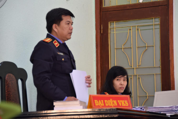 Đại diện VKS tranh luận tại phiên tòa