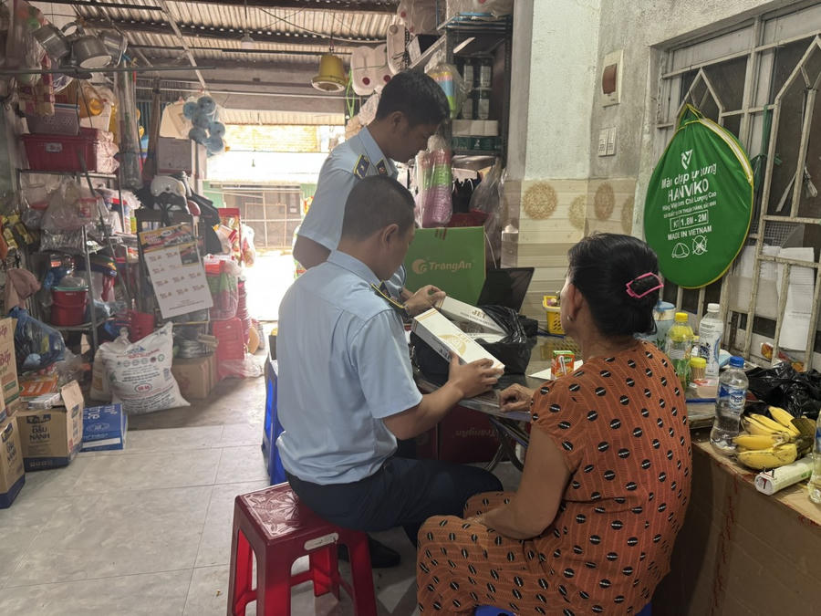 Lực lượng QLTT tỉnh Quảng Ngãi liên tiếp phát hiện các hành vi vi phạm liên quan đến thuốc lá điếu nhập lậu, giả mạo nhãn hiệu.