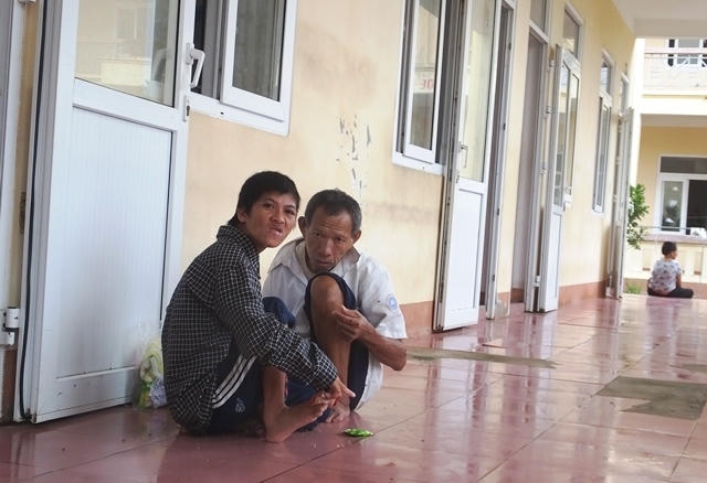 Những người ở trung tâm thường không làm chủ được bản thân nên rất vất vả cho cán bộ nhân viên.