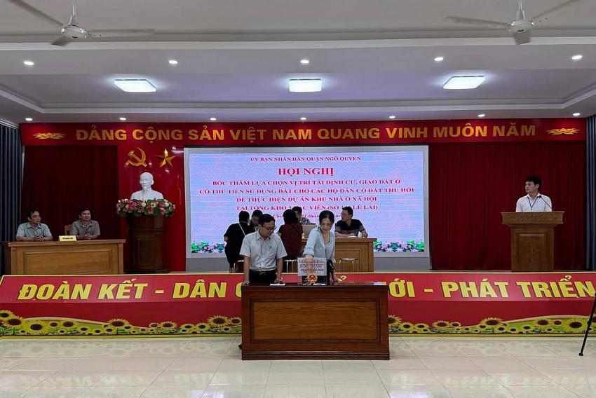 111 hộ dân đầu tiên thực hiện bốc thăm vị trí tái định cư.