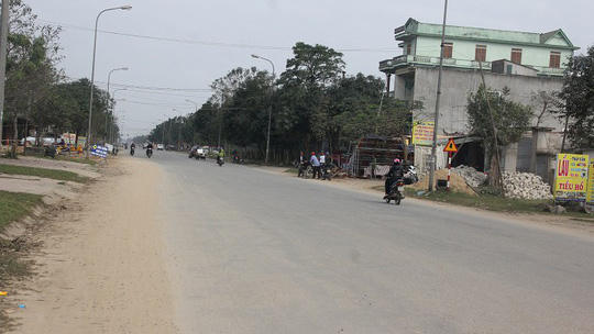 Đoạn đường ông Sơn bị kẻ lạ mặt đâm sau lưng. Ảnh: Vietnamnet