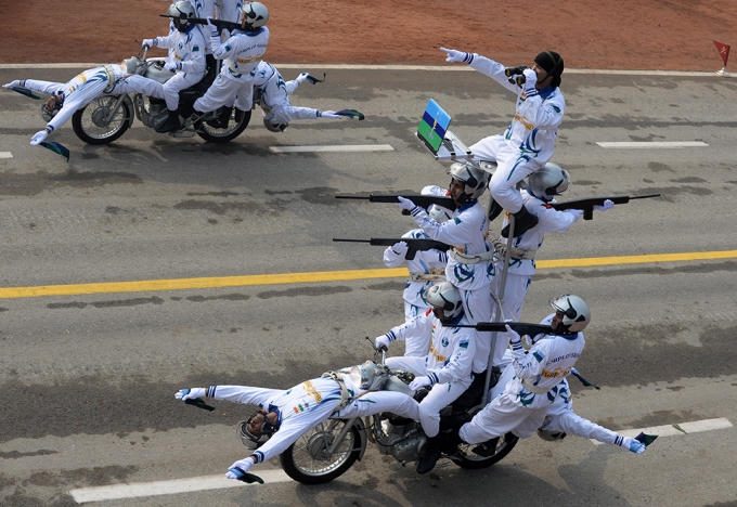 Các hoạt động văn hóa, thể thao được tổ chức khắp nơi tại Ấn Độ trong ngày lễ truyền thống này. (Ảnh: AP)