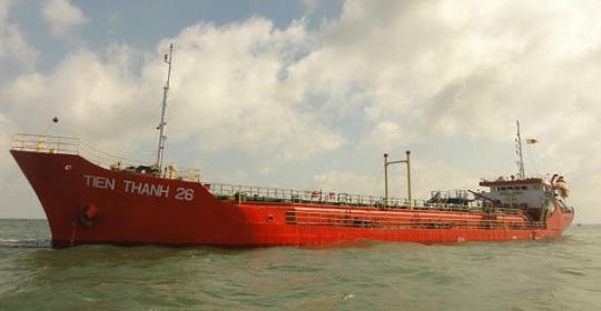 Tàu Tiến Thành 26 trong chuyến đi biển đầu tiên đã gặp “sóng gió”.