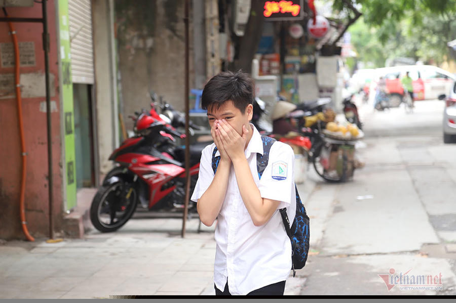 Quanh nhÃ  mÃ¡y Ráº¡ng ÄÃ´ng cá»­a ÄÃ³ng then cÃ i, chÃ¡y hÃ ng kháº©u trang, nÆ°á»c muá»i