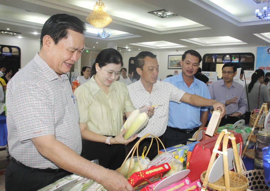 Sản phẩm từ muối và các sản phẩm OCOP Bạc Liêu được quảng bá, giới thiệu tại Hội nghị xúc tiến đầu tư tỉnh Bạc Liêu năm 2025.