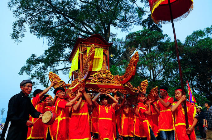 Màn rước kiệu uy nghiêm, hoành tráng trong ngày hội, lễ.