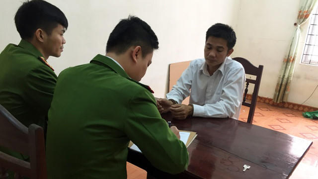 Đối tượng Quang tại cơ quan Công an.