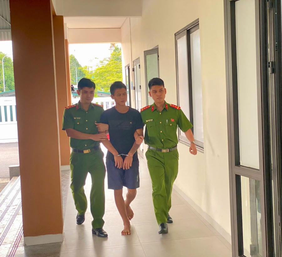 Khống chế thành công đối tượng Tống Duy Long - Ảnh Công an Thanh Hóa.