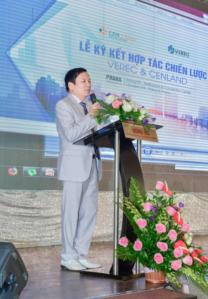 Ông Hoàng Đình Thắng – Chủ tịch Liên hiệp Hội người Việt Nam tại Châu Âu phát biểu tại sự kiện: “Tôi đánh giá rất cao sáng kiến tổ chức hội thảo để giới thiệu về thị trường bất động sản Việt Nam của CENLAND và VEREC. Tôi hy vọng hội thảo lần sau sẽ có nhiều bà con cộng đồng người Việt Nam ở Séc, cũng như ở Châu Âu biết tới và tham dự nhiều hơn”.