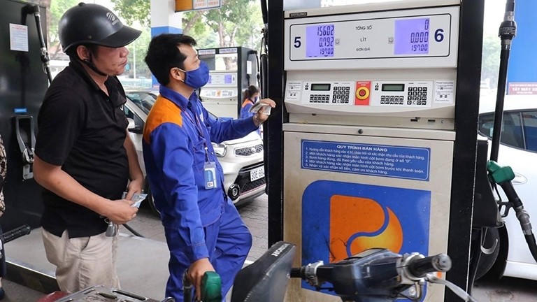 Giá xăng dầu đồng loạt giảm.