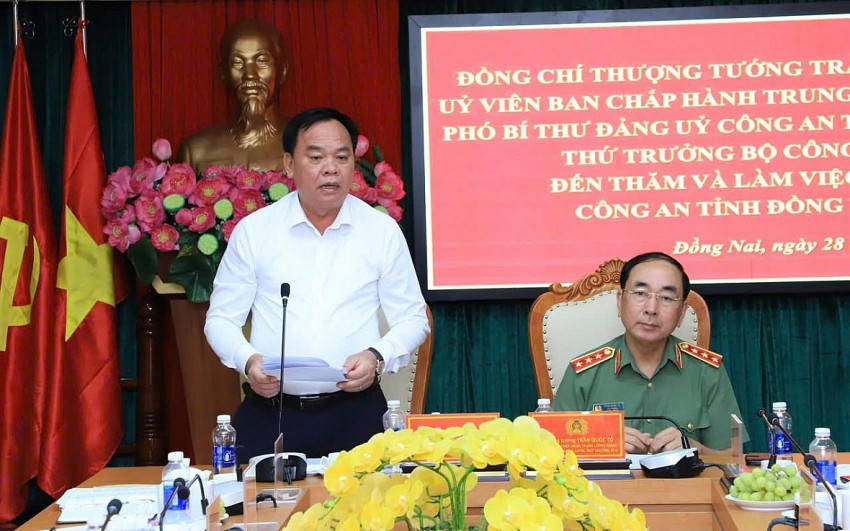 Ông Võ Tấn Đức, Chủ tịch UBND tỉnh Đồng Nai làm phát biểu tại buổi làm việc.