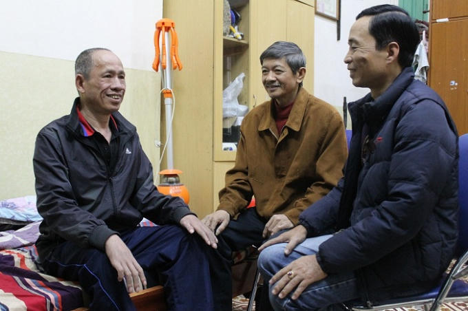 Cuộc gặp gỡ định mệnh của 3 người lính cùng chiến thắng ung thư. Bác Đào Hồng Minh (trái), bác Trần Quang Chung (giữa), bác Trịnh Ngọc Bình (phải)