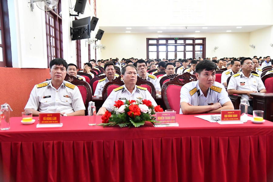 Các đại biểu tham dự buổi gặp mặt