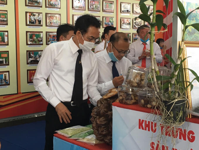 Nhieu san pham dac trung cua dia phuong
