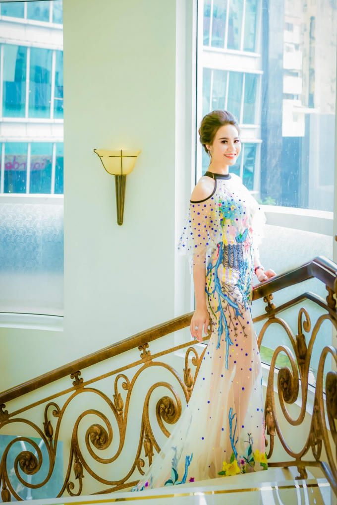 Người đẹp gốc Long An sinh ra trong gia đình có 7 chị em gái