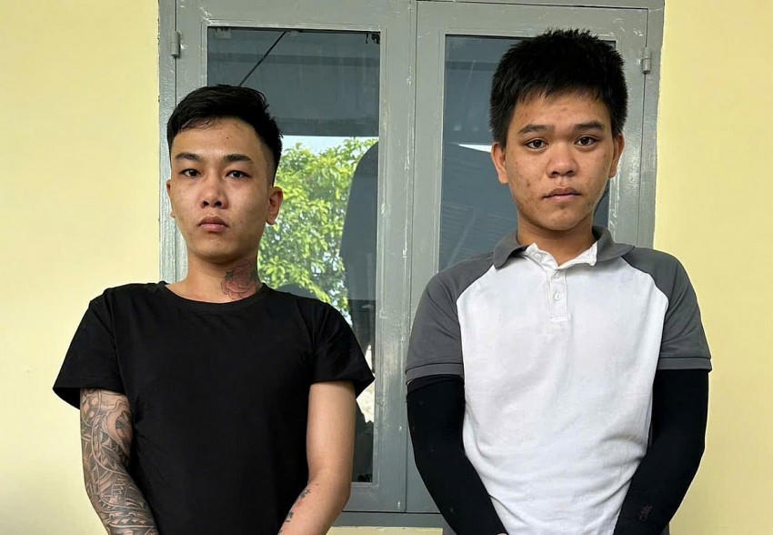 Long và Phúc tại cơ quan công an. (CACC)