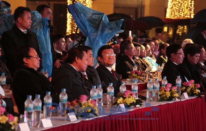 Chủ tịch nước Trương Tấn Sang dự "Xuân quê hương 2016". (Ảnh: Đức Biên)