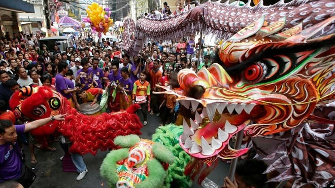 Múa lân dịp đầu năm mới tại thủ đô Manila, Philippines. Ảnh: BBC