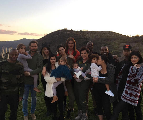 Đại gia đình nhà Kardashians luôn ở bên nhau trong những ngày lễ lớn. Ảnh: Mirror