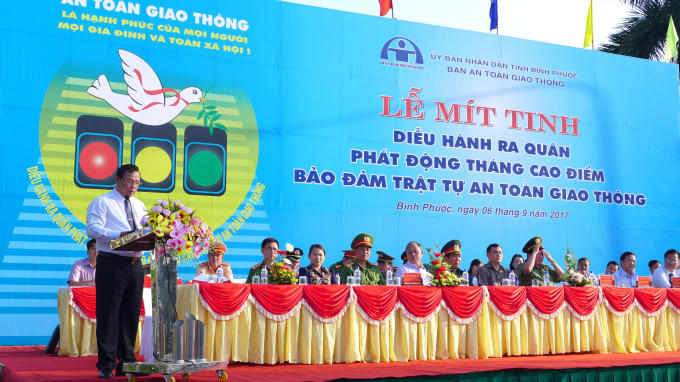 Ông Nguyễn Văn Trăm, Chủ tịch UBND tỉnh phát biểu.