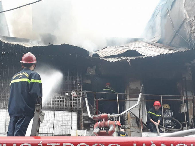 Toàn bộ ngôi nhà hầu như bị