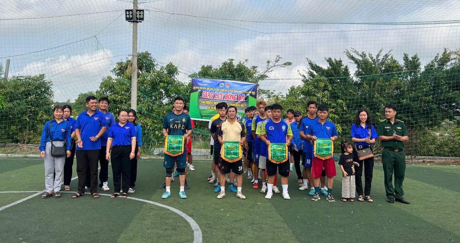 Giao lưu thể thao với các đơn vị kết nghĩa