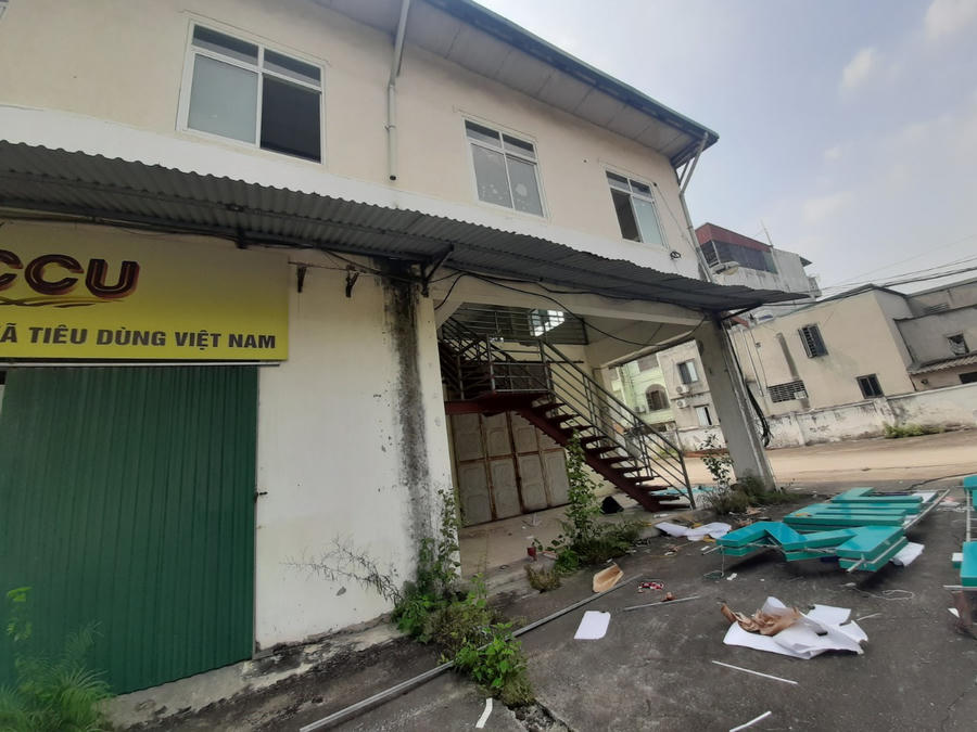 Suốt nhiều năm quan chợ Lĩnh Nam vẫn chưa đưa vào khai thác...