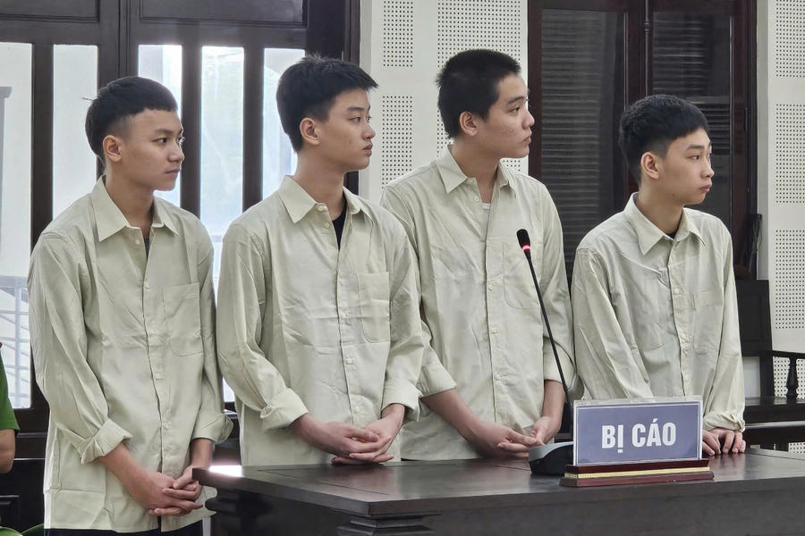 4 bị cáo tại phiên tòa.
						
					
				
			
			
						4 bị cáo tại phiên tòa.