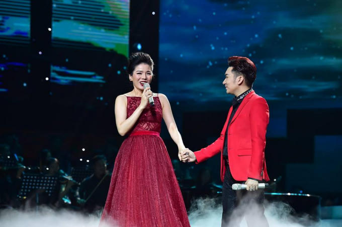 Ca sĩ Quang Hà, Lệ Quyên.