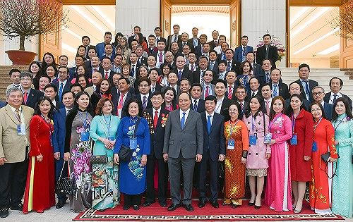 Thủ tướng Nguyễn Xuân Phúc và đoàn kiều bào tiêu biểu về dự Xuân Quê hương 2019.