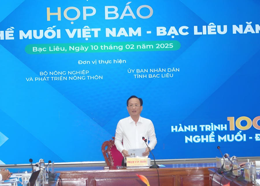Ông Phạm Văn Thiều - Phó Bí thư Tỉnh ủy, Chủ tịch UBND tỉnh Bạc Liêu, phát biểu tại buổi họp báo.