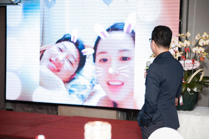 Quang Dũng x&uacute;c động khi con trai h&aacute;t mừng sinh nhật bố