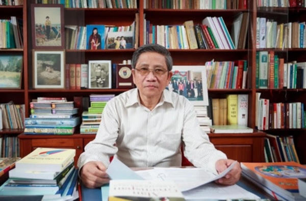 Giáo sư Nguyễn Minh Thuyết - nguyên Phó chủ nhiệm Ủy ban Văn hóa, Giáo dục, Thanh niên, Thiếu niên và Nhi đồng của Quốc hội.