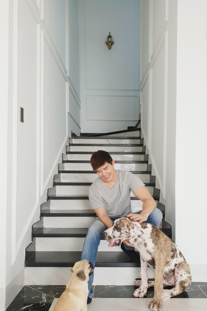 Nathan Lee tình cảm mừng sinh nhật mẹ tiến sĩ, hé lộ căn villa chục triệu đô trên biển Vũng Tàu