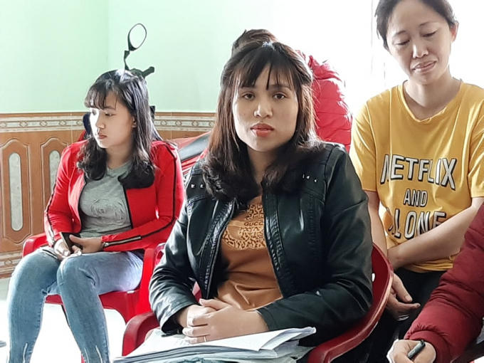 Dành cả tuổi xuân để cống hiến cho giáo dục, thế nhưng đổi lại không được UBND huyên Thanh Liêm ghi nhận mà còn bị cho thôi việc, đẩy ra đường...