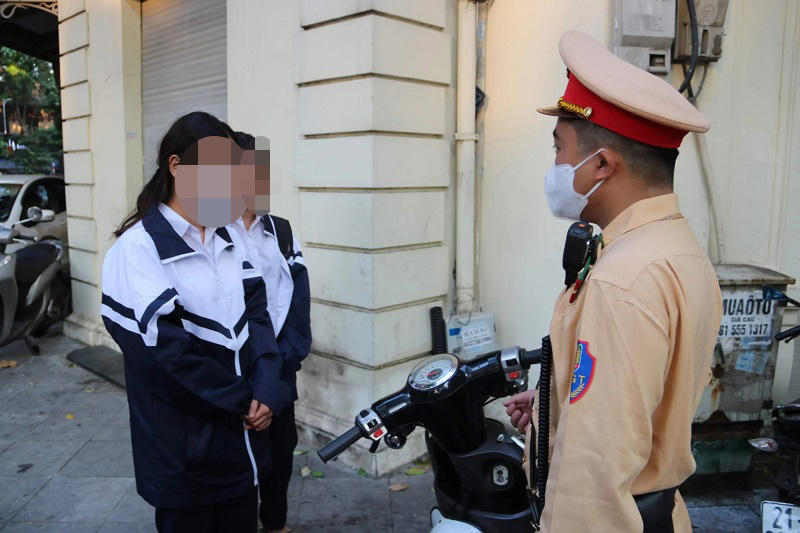 csgt-kho-xu-ly-hoc-sinh-sinh-vien-vi-cac-em-lieu-16663597270821818436049.