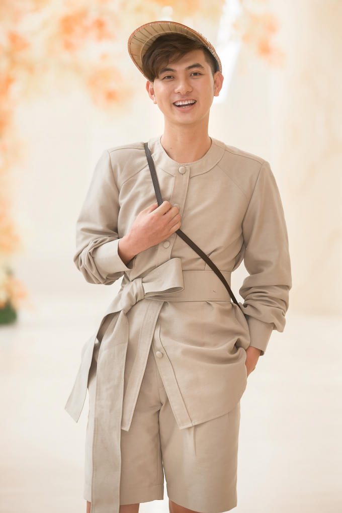 Nam Em trở thành first face' trong show diễn 'The Dreamers'