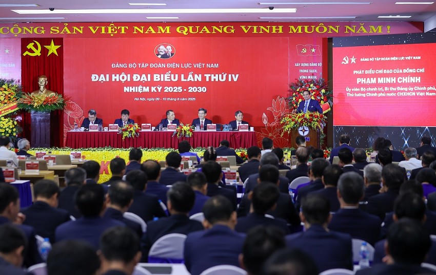 Thủ tướng Chính phủ yêu cầu EVN phải làm tốt công tác quy hoạch phát triển điện, vì mục tiêu phát triển đất nước. Ảnh: VGP