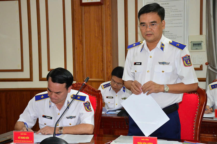 Thiếu tướng Trần Văn Lượng - Tư lệnh Vùng Cảnh sát biển 4 phát biểu tại buổi làm việc