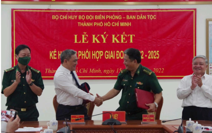 Lễ ký kết Kế hoạch phối hợp giai đoạn 2022 - 2025. Ảnh: Đình Chiến