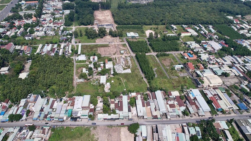 Nhiều người dân bị ảnh hưởng khi triển khai cao tốc và họ lần lượt được bố trí tái định cư.