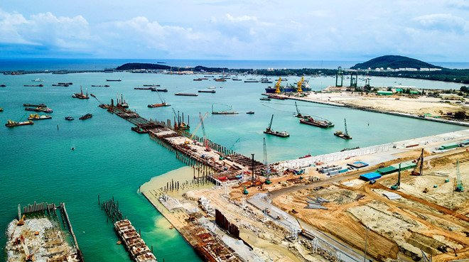 Bến cảng thuộc Dự án đầu tư Khu liên hợp sản xuất gang thép Hòa Phát Dung Quất, nơi thực hiện nạo vét