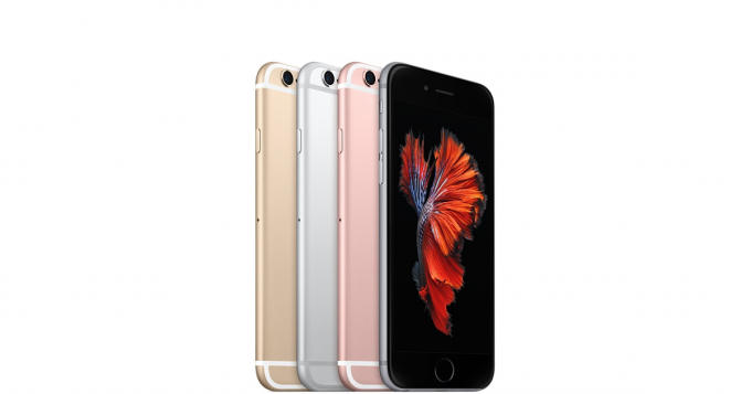 Ngày 9/9/2015, Apple tiếp tục trình làng bộ đôi iPhone 6S và iPhone 6S Plus. Hai sản phẩm này có thiết kế giống với người tiền nhiệm nhưng được bổ sung hàng loạt tính năng mới.Trong đó đáng chú ý nhất là việc iPhone 6S/6S Plus được Apple trang bị màn hình 3D Touch. Camera sau của bộ đôi siêu phẩm được nâng cấp lên 12 MP, gấp rưỡi sản phẩm đời trước và có khả năng quay video 4K. Camera trước của máy cũng được nâng cấp lên 5MP.